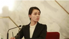 兩會女神翻譯又賣萌！揭秘兩會高翻怎樣煉成？